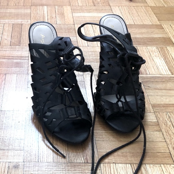 Styling Black High Heels Shoes! Size10 - Picture 2 of 2